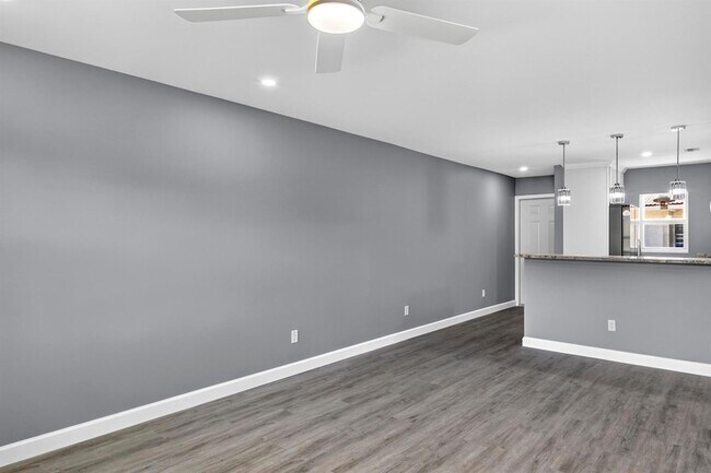 Building Photo - 3236 Coral Ridge Dr