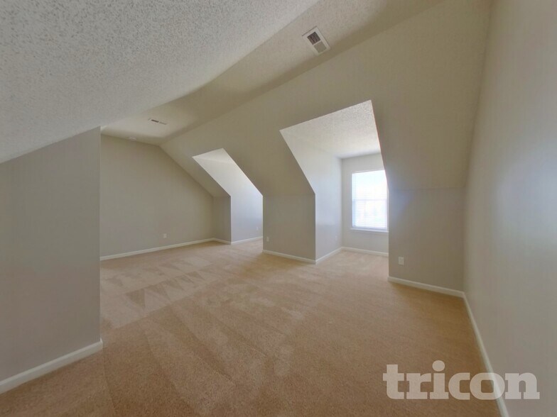 Building Photo - 7925 Donet Terrace Dr