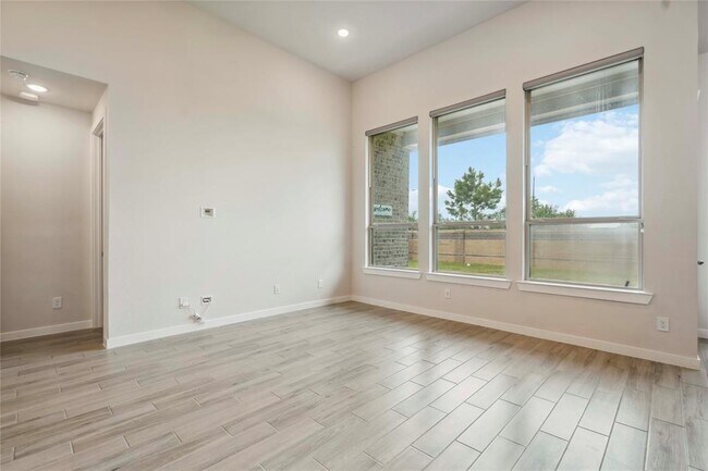 Building Photo - 7310 Camden Crestwood Way