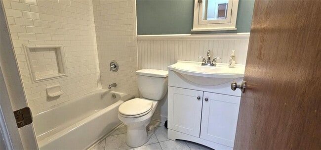 Building Photo - 2633 Mural Dr