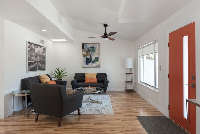 Building Photo - 69941 Sunny Ln