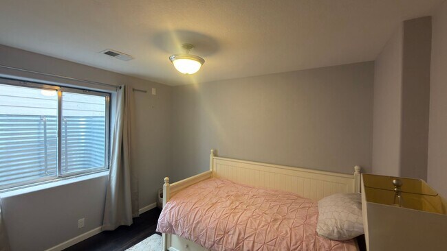 Building Photo - Great Furnished House In Fort Collins