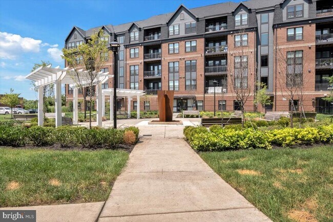Building Photo - 3927 Fair Ridge Dr