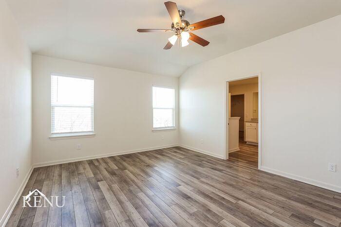 Building Photo - 2810 Praline Ferry