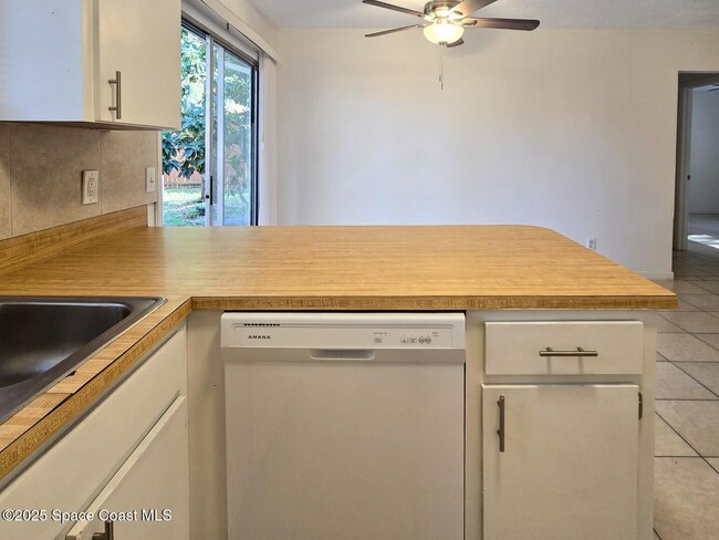 Building Photo - 1537 Mango Tree Dr