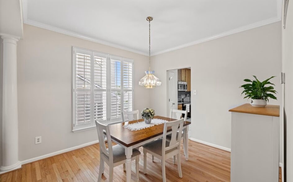 Building Photo - 5714 Silk Tree Dr