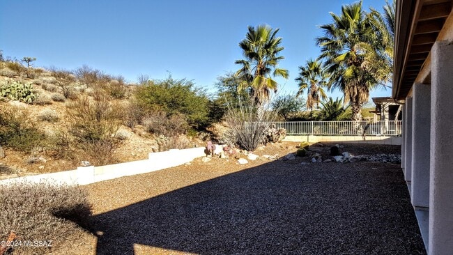 Building Photo - 38448 S Lake Crest Dr