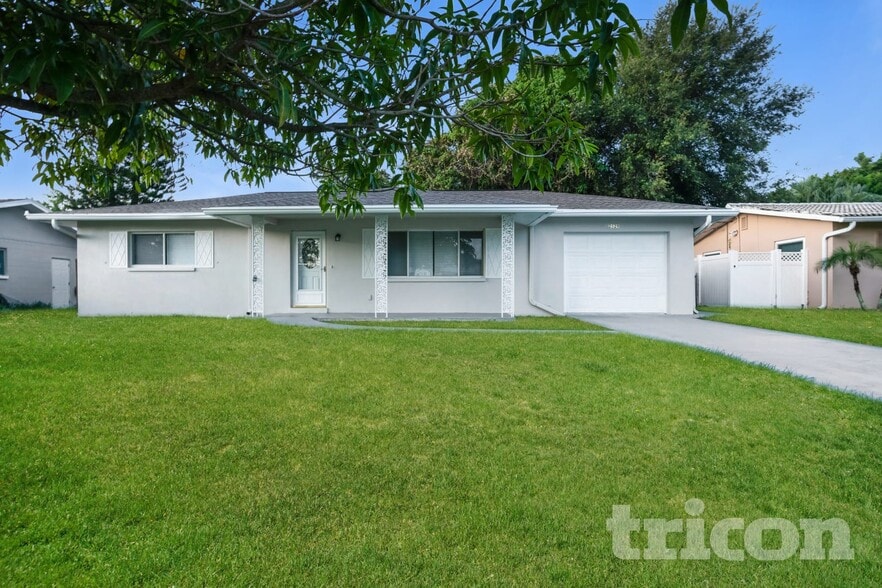 Primary Photo - 2529 Brentwood Dr