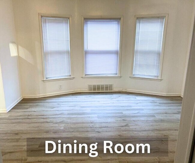 Building Photo - 525 E 4th St