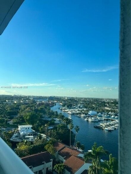 Building Photo - 1861 NW S River Dr