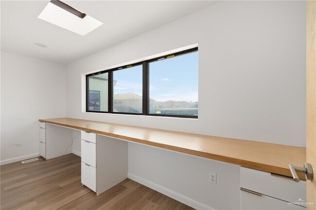 Building Photo - 35 Silverton Cir