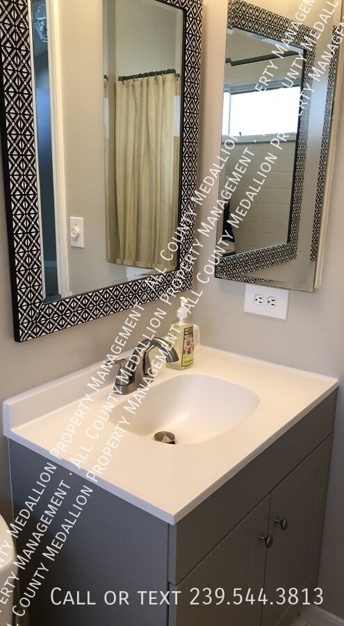 Building Photo - 8223 Breton Cir