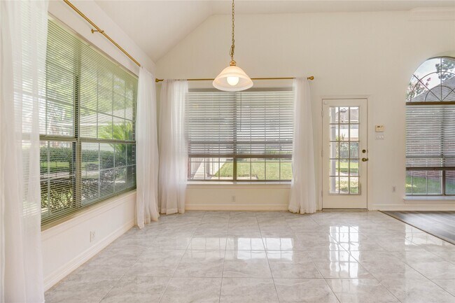 Building Photo - 8803 Memorial Creek Dr