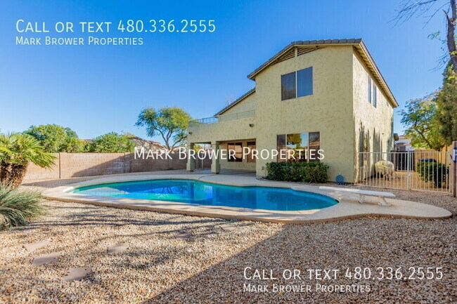Building Photo - 1462 W. Roadrunner Dr.