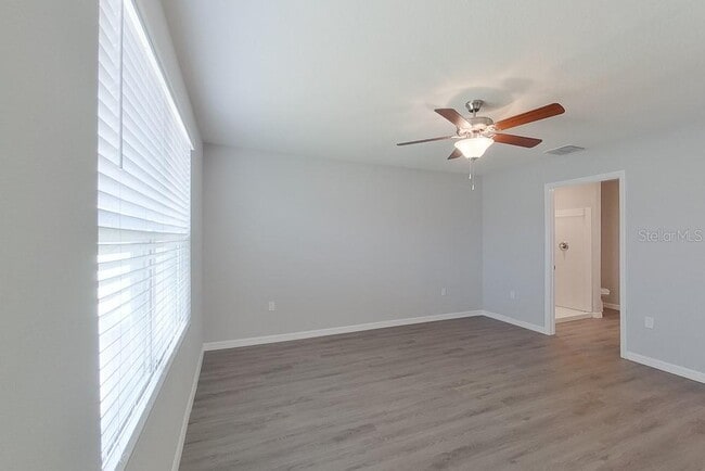 Building Photo - 8620 SW 43rd Ter