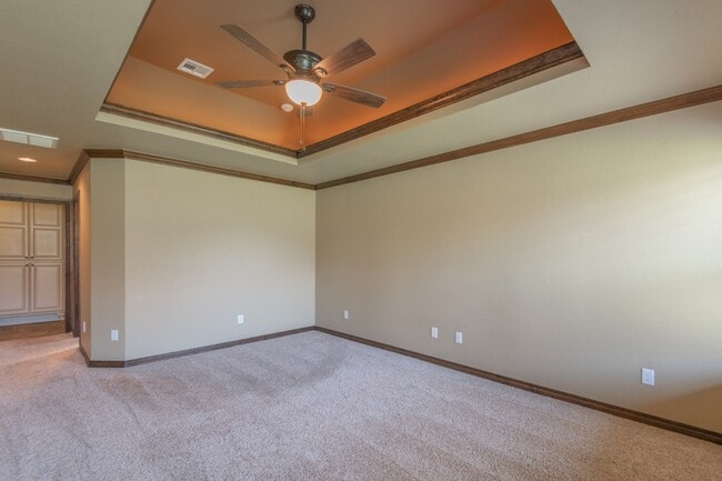 Building Photo - 701 Lindsey Ln