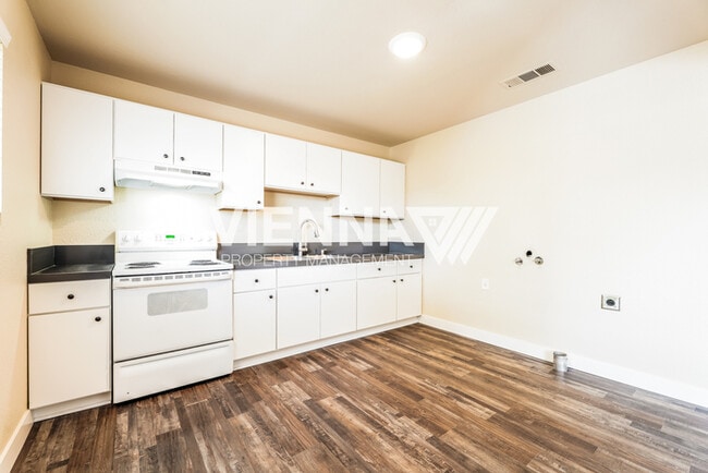 Building Photo - 500 4th St