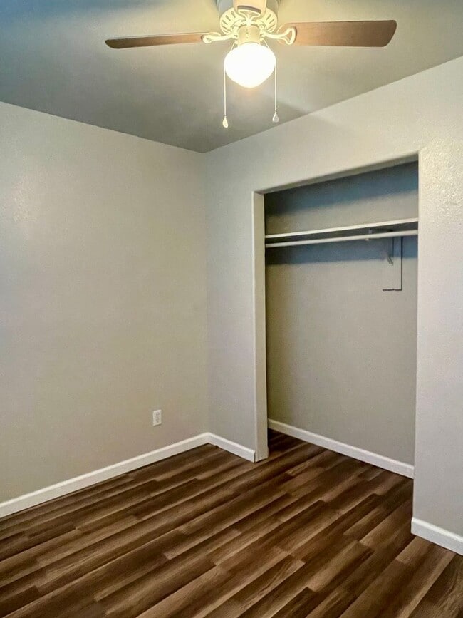 Building Photo - 3 BED 2 BATH HOUSE IN THE ENTERPRISE SCHOOL DISTRICT