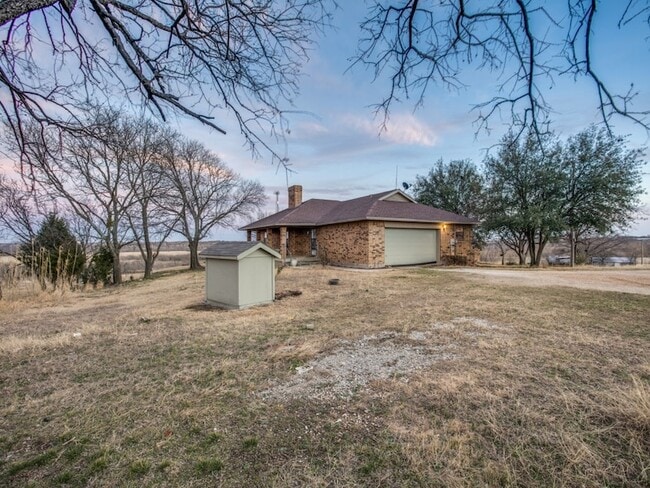 Building Photo - 4774 N Bonnie Brae St