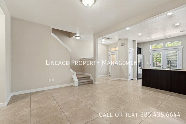 Building Photo - 11234 Summer Heights Dr