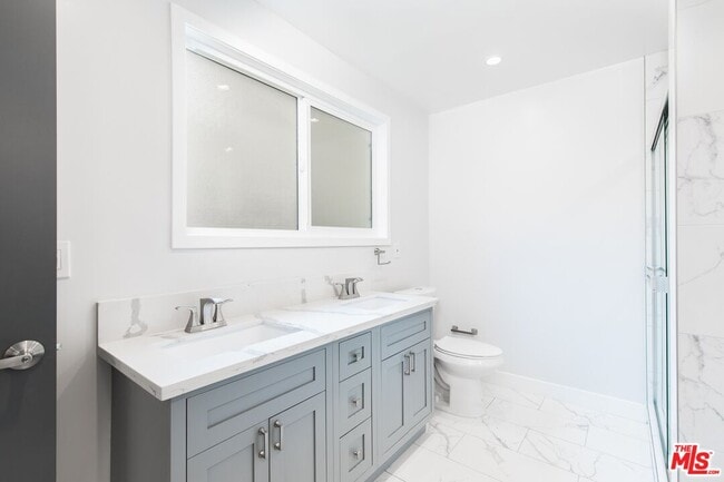 Building Photo - 3872 Bentley Ave