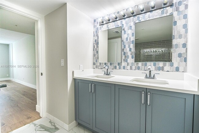 Building Photo - 1450 SE 3rd Ave