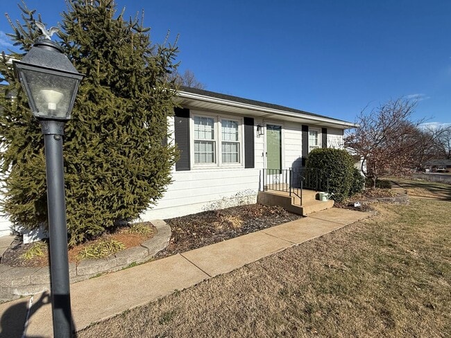 Building Photo - Ranch Home in Lindbergh School District