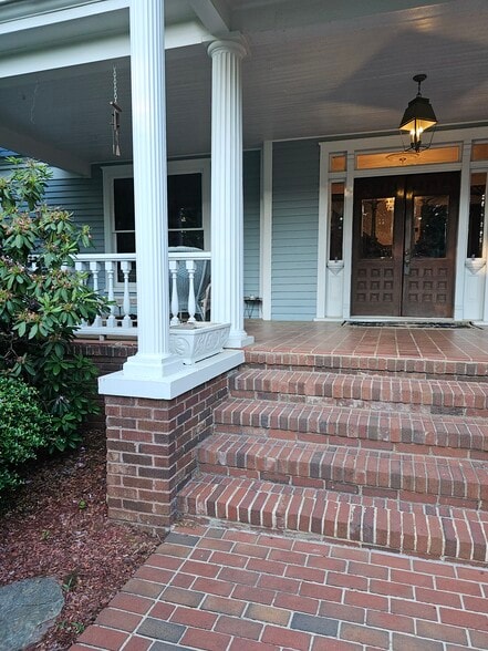 Building Photo - 228 Oakhurst Rd
