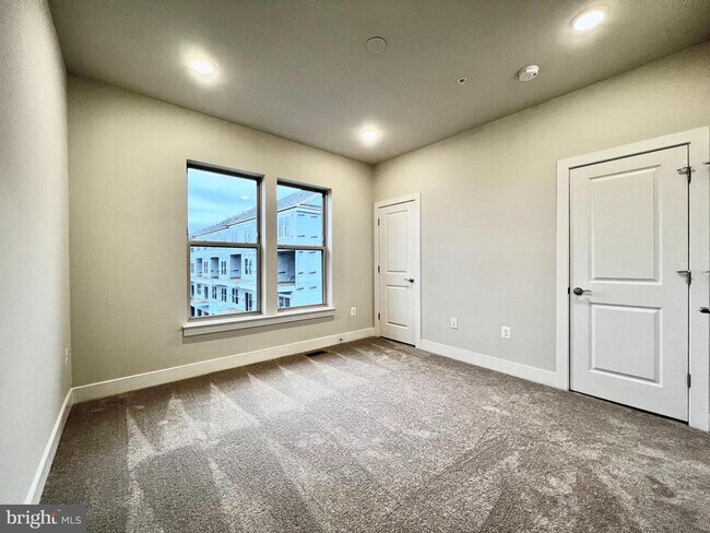 Building Photo - 21 Morrison Dr