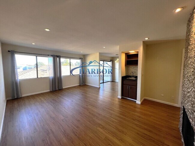 Building Photo - 1166 W 22nd St