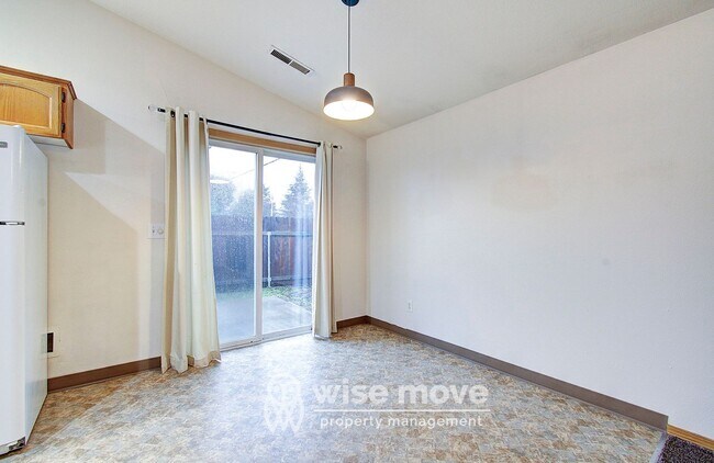 Building Photo - 809 SE 135th Ct