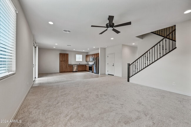 Building Photo - 8961 W San Juan Ave