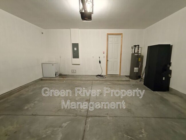 Building Photo - 5138 Sawmill Pt Wy