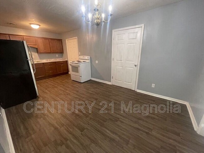 Building Photo - 1414 Springview Dr