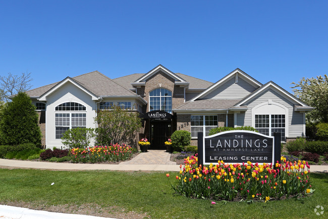 Building Photo - Landings at Amhurst Lake