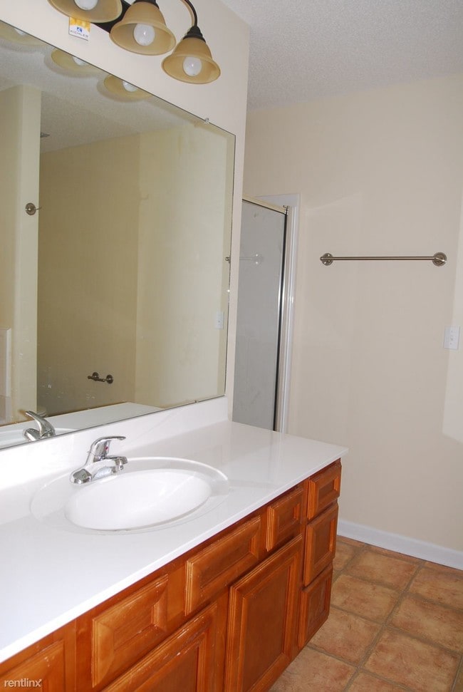 Building Photo - 3 br, 2 bath House - 13101 Andy Dr