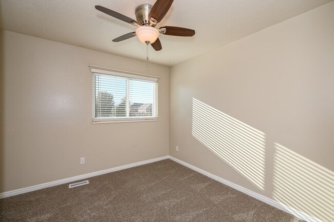Building Photo - Great Family Home in Excellent Location!