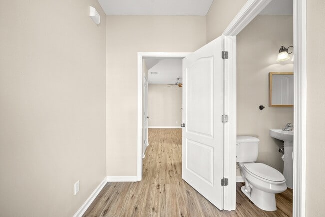 Building Photo - 710 Arbor Lake Dr