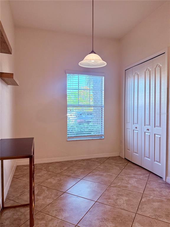 Building Photo - 2411 Willimette Dr