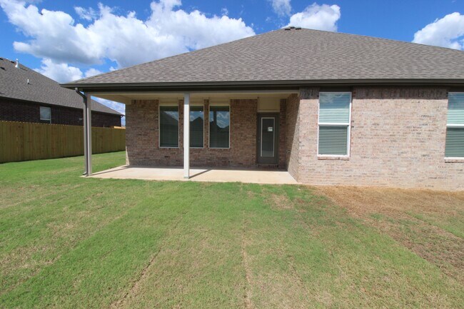 Building Photo - 2309 Langford St