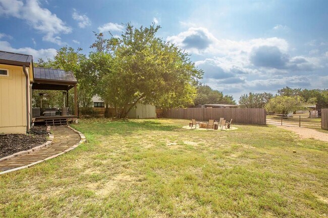 Building Photo - 301 Judy Dr