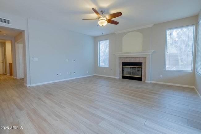 Building Photo - 1153 W Windhaven Ave