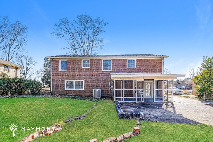 Building Photo - 7704 Logan Dr SW