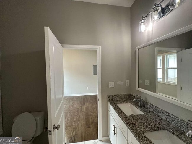 Building Photo - 1536 Montreat Ave SW