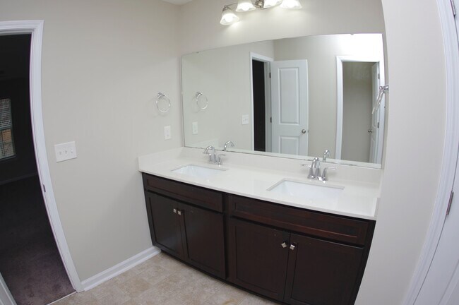 Building Photo - 129 Vermillion Dr
