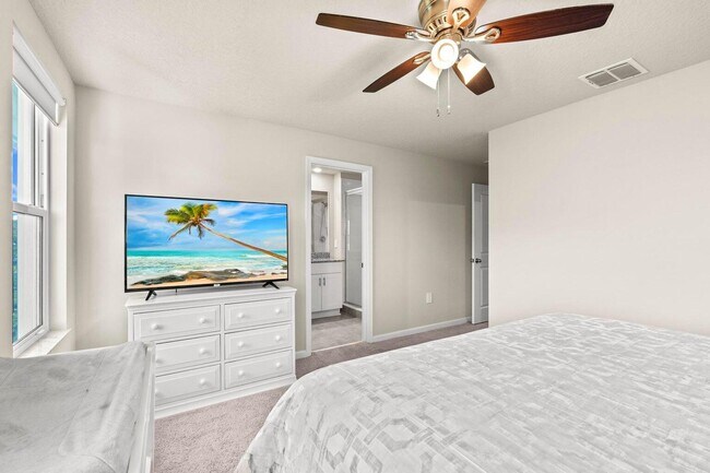 Building Photo - 359 Angler Dr