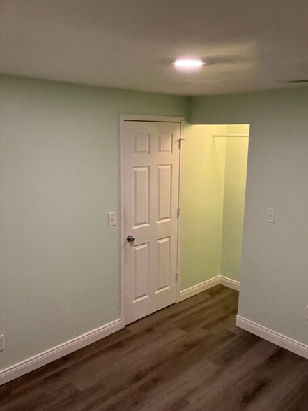 Building Photo - 1639 W 38th Pl