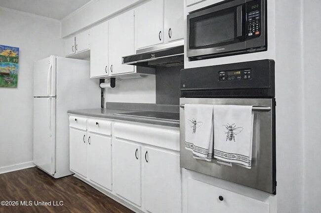 Building Photo - 883 Rustwood Dr