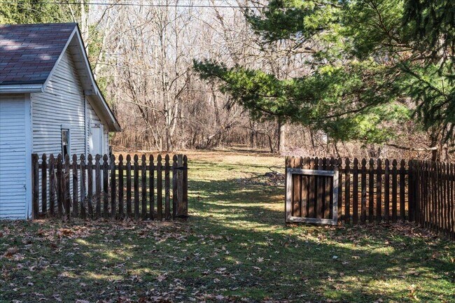 Building Photo - 751 Holmes Rd