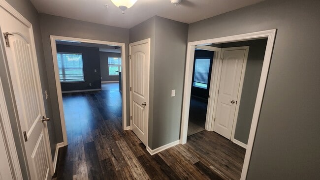 Building Photo - 1510 Grassypointe Ct